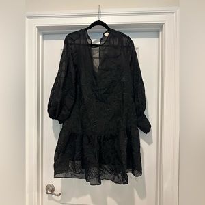 H&M Size M. Gently worn and in great condition.